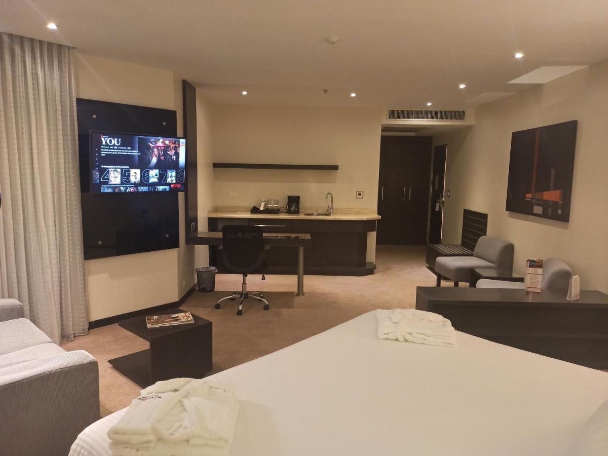 Rosa Bela Hotel & Convention Center Puerto Ordaz 外观 照片